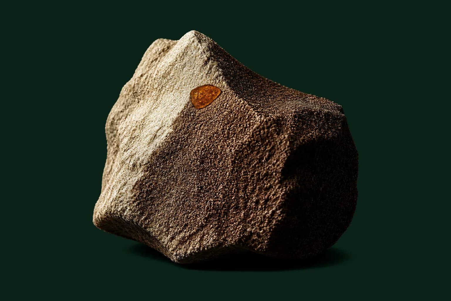 Jedna zwarta bryła ciemnego ekstraktu humusowego o jednolitej fakturze, bez pęknięcia ani drugiej strefy